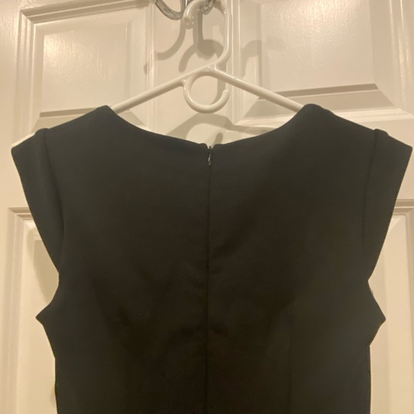 Absolutely stunning/sexy/classy/classic little black dress💃🏼 - Picture 7 of 8